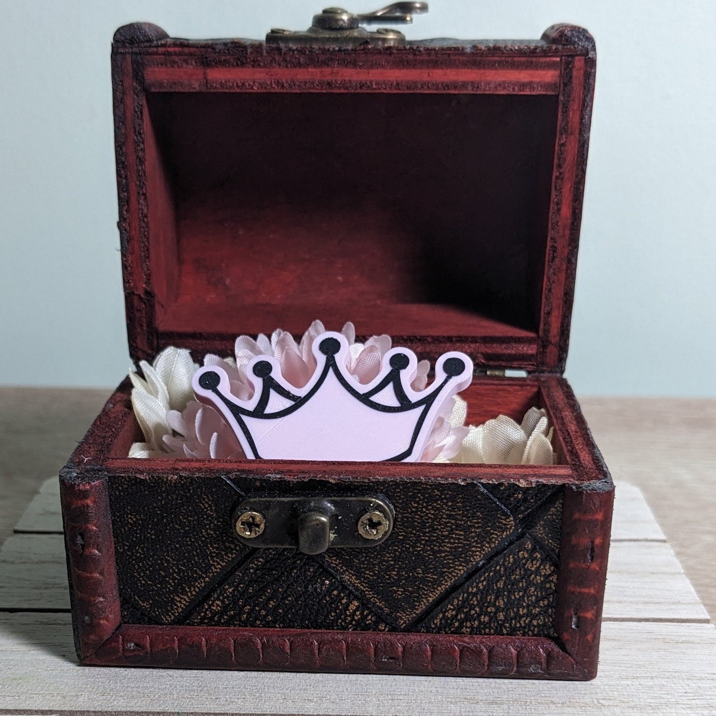 Exquisite Crown Brooch Pin | Handcrafted Royal Elegant Jewelry