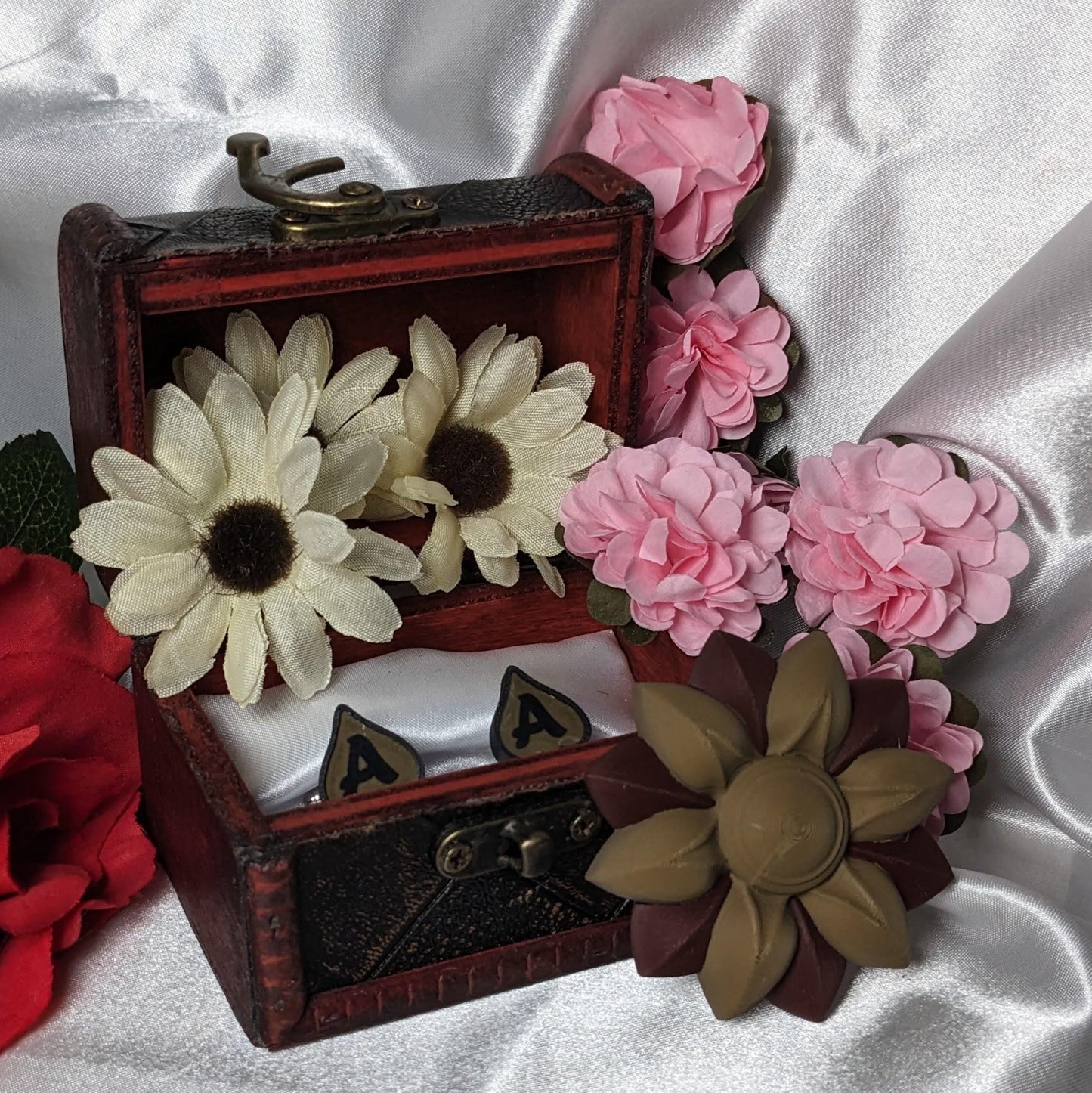 Exquisite Flower Clutch Pin | Handcrafted Floral Brooch Jewelry