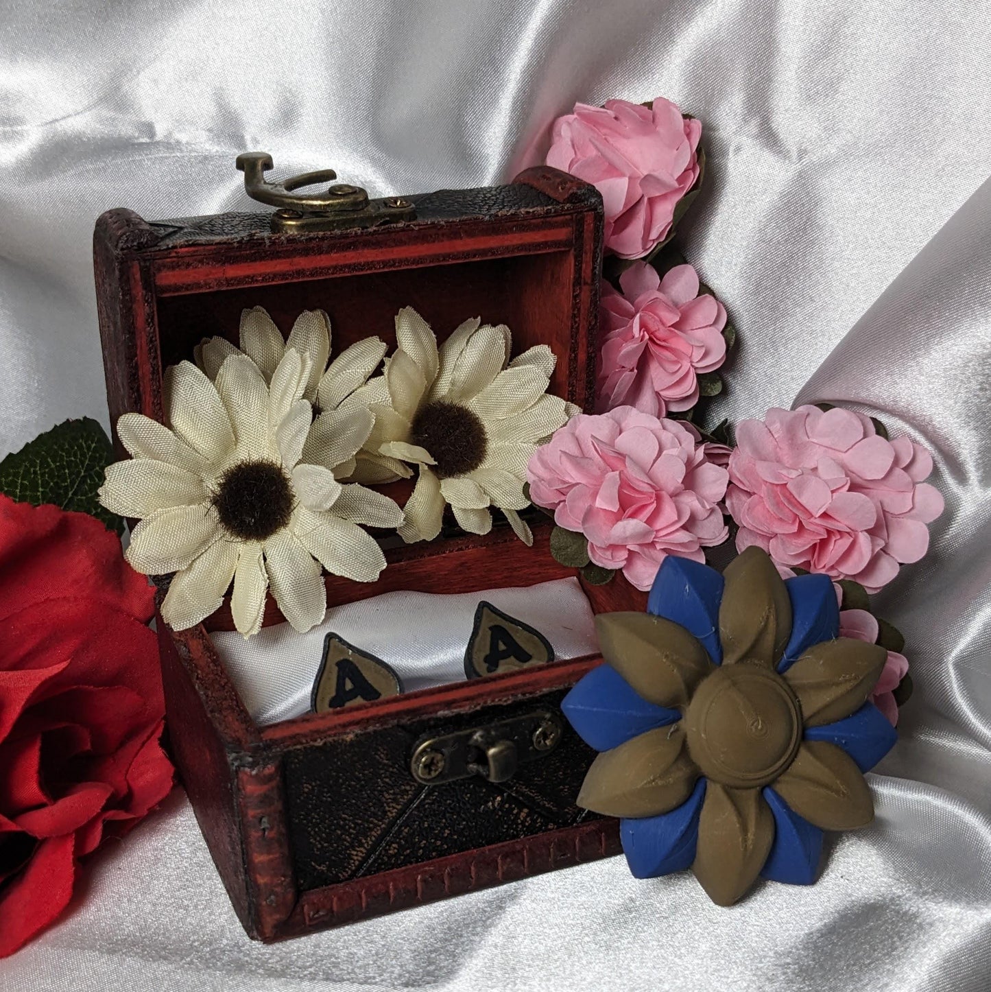 Exquisite Flower Clutch Pin | Handcrafted Floral Brooch Jewelry